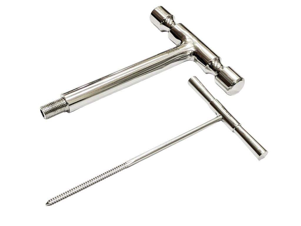 T handle orthopedic instrument with chuck and key