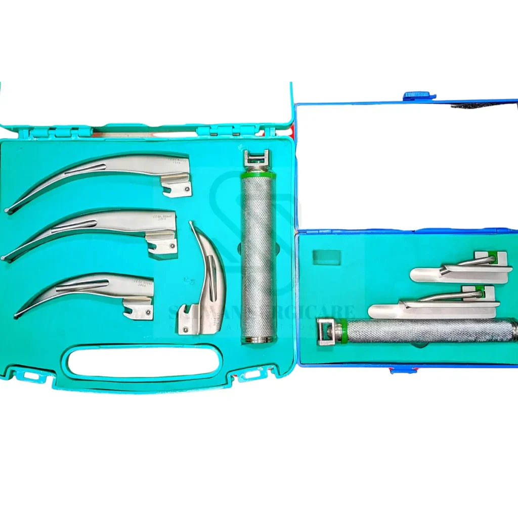 intubation set with laryngoscopes