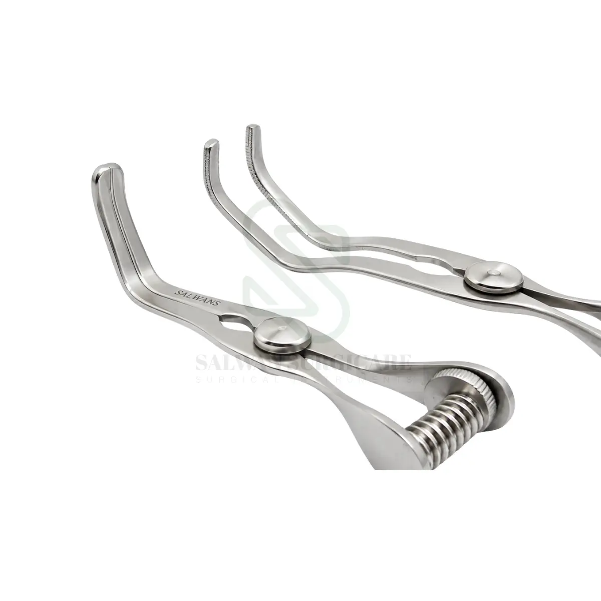 satinsky bulldog clamp used in vascular surgery